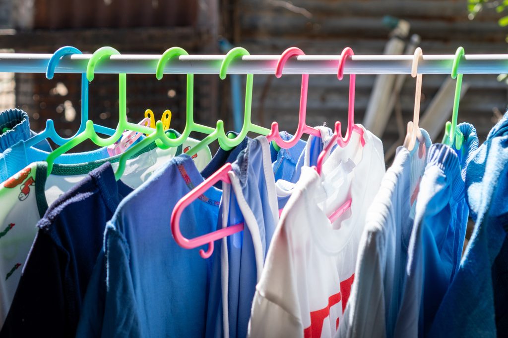 เสื้อผ้า,ตากแดด,ราวตากผ้า,ผ้าเหม็นอับ